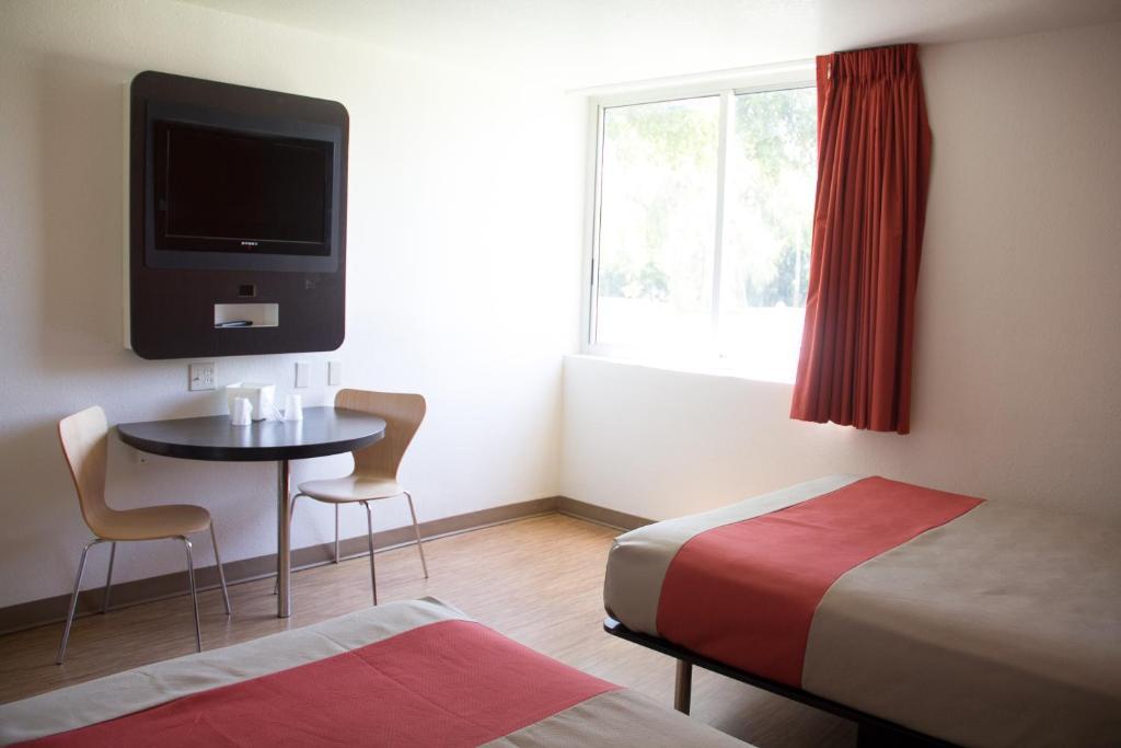 Motel 6-Miami, Fl Доръл Екстериор снимка